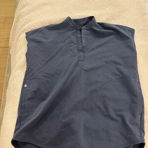 Figs scrub set in purpleish color